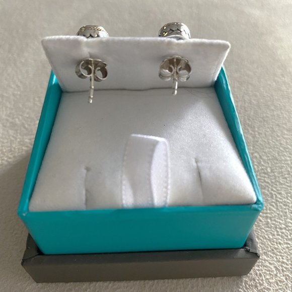 Effy Earrings - Picture 5 of 5